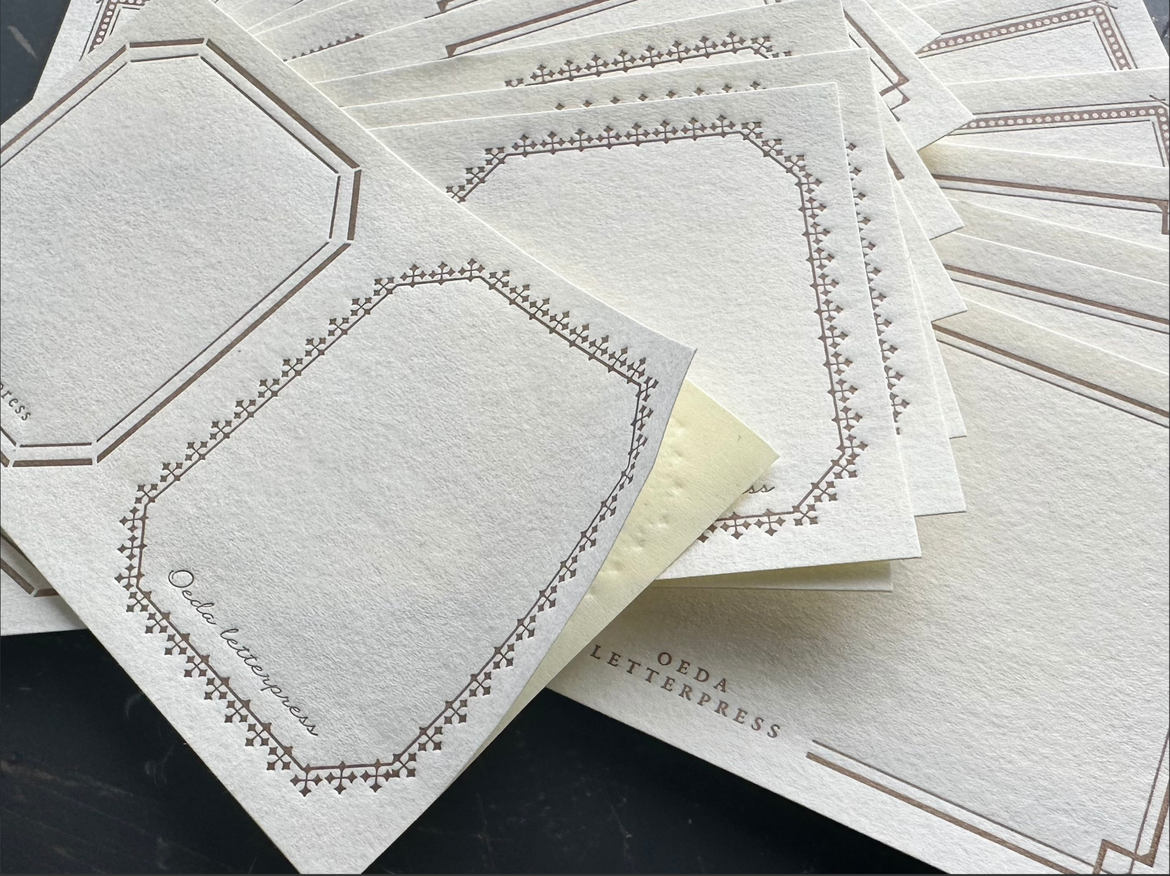 LETTERPRESS sticker set Bronze / Black(各36枚入り)