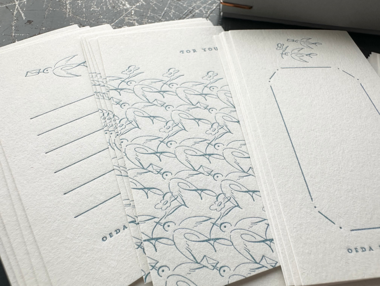 6 BIRDS DESIGN CARD BOX【Pale blue / Bronze】
